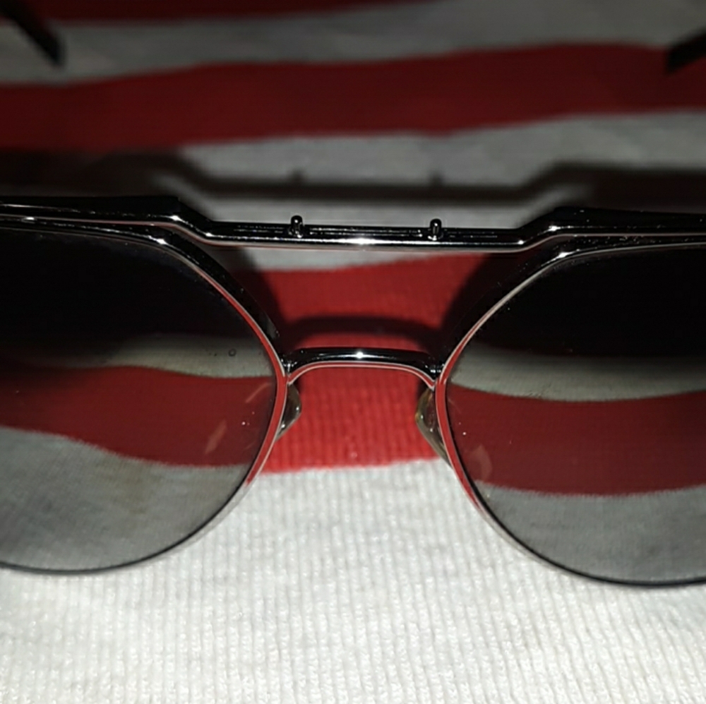 😲 VERSACE Sunglasses - Picture 3 of 10